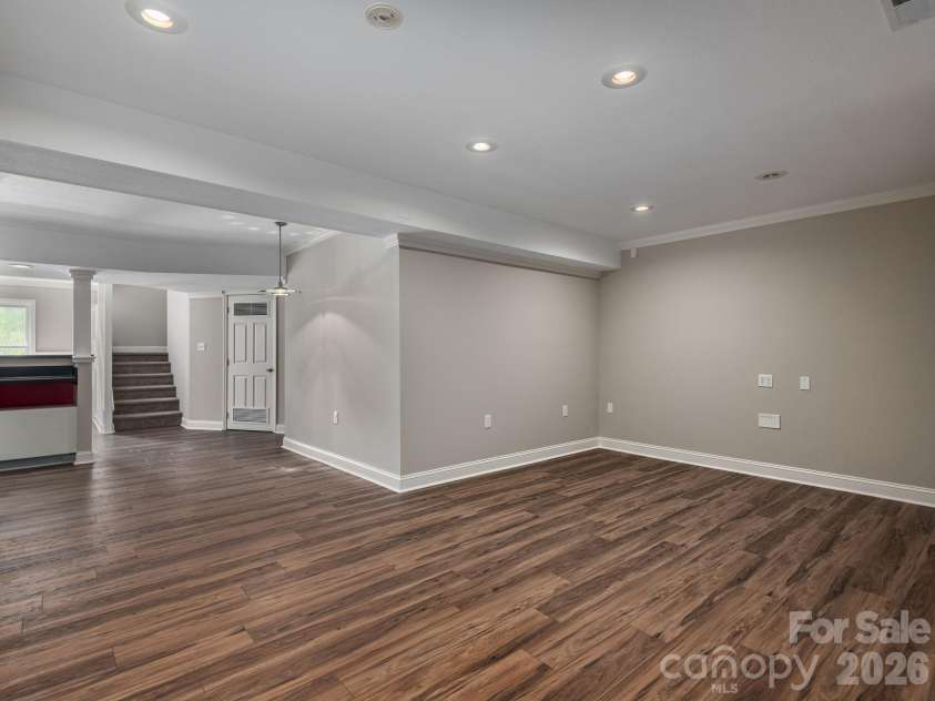 30 Apple Tree Way, Asheville, NC 28805.  MLS# CAR4396563, YatesRealty ID 37750. 