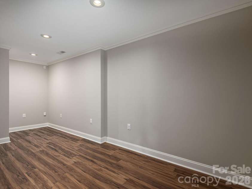 30 Apple Tree Way, Asheville, NC 28805.  MLS# CAR4396563, YatesRealty ID 37750. 