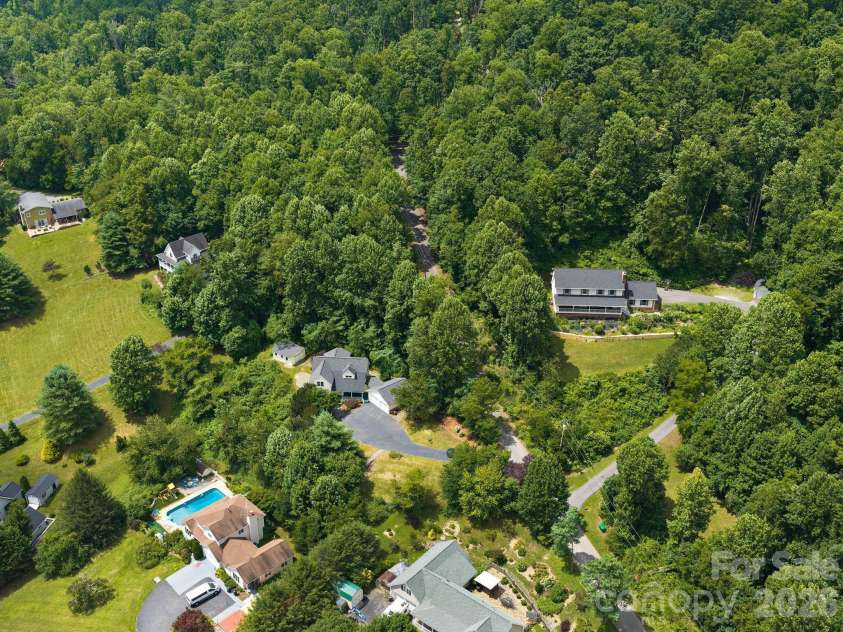 30 Apple Tree Way, Asheville, NC 28805.  MLS# CAR4396563, YatesRealty ID 37750. 