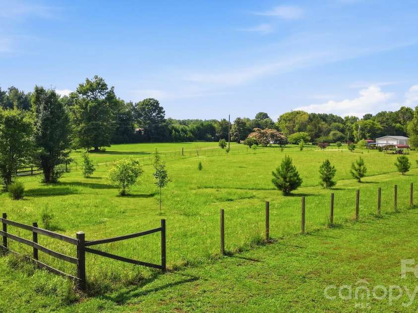 650 Daves Road, York, SC 29745.  MLS# CAR4392706, YatesRealty ID 37751. 