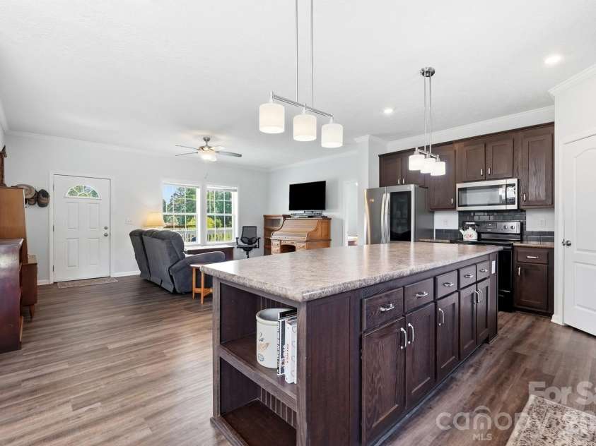 650 Daves Road, York, SC 29745.  MLS# CAR4392706, YatesRealty ID 37751. 
