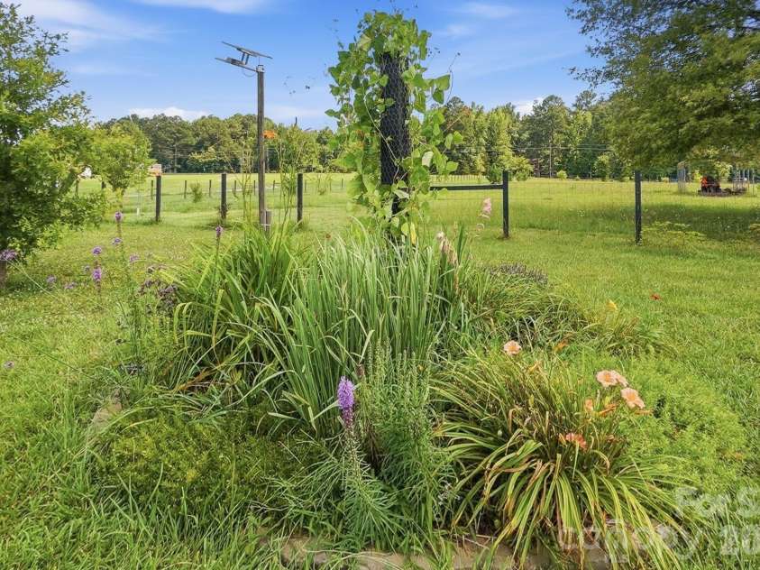 650 Daves Road, York, SC 29745.  MLS# CAR4392706, YatesRealty ID 37751. 