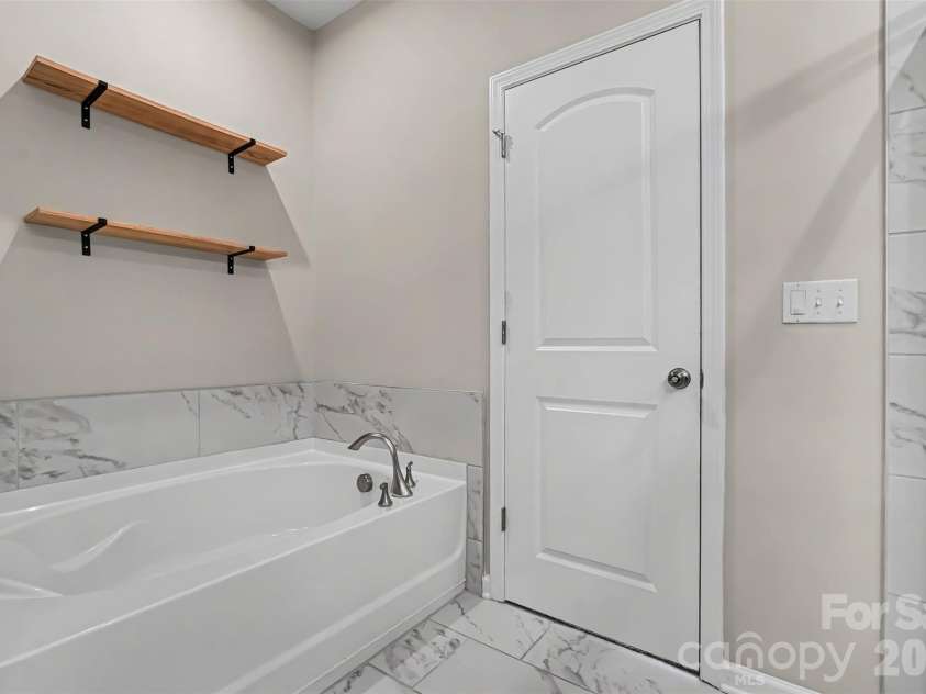 5622 De Vere Drive, Indian Land, SC 29707.  MLS# CAR4400884, YatesRealty ID 37752. 