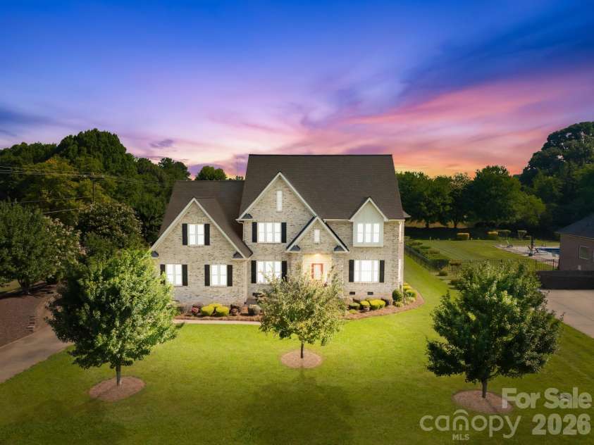 105 Mandarin Drive, Mooresville, NC 28117.  MLS# CAR4400067, YatesRealty ID 37753. 