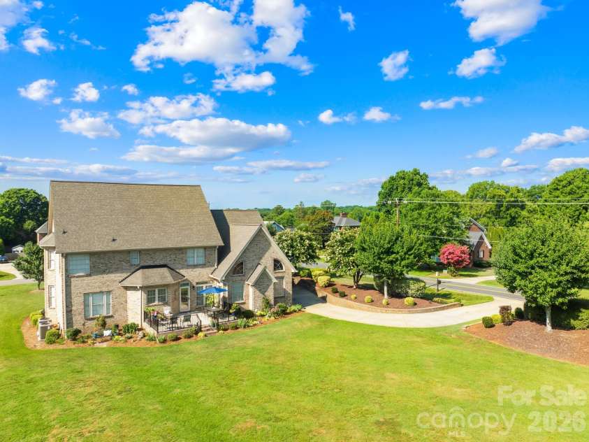 105 Mandarin Drive, Mooresville, NC 28117.  MLS# CAR4400067, YatesRealty ID 37753. 