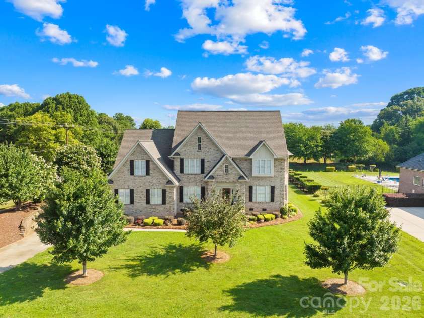 105 Mandarin Drive, Mooresville, NC 28117.  MLS# CAR4400067, YatesRealty ID 37753. Aerial View of front of home