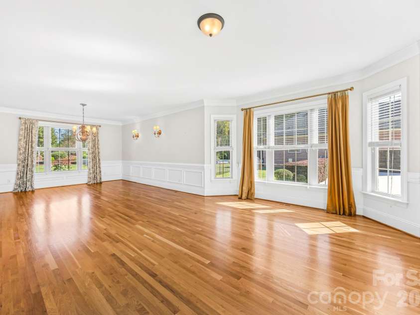 105 Mandarin Drive, Mooresville, NC 28117.  MLS# CAR4400067, YatesRealty ID 37753. Dining Area