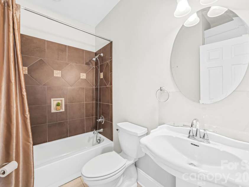 105 Mandarin Drive, Mooresville, NC 28117.  MLS# CAR4400067, YatesRealty ID 37753. Full Bathroom on Main