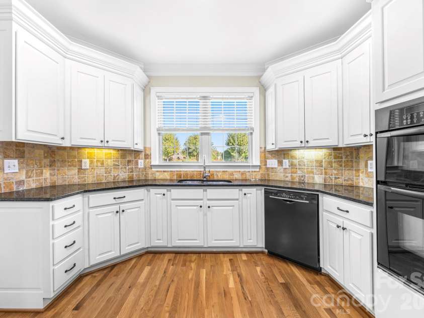 105 Mandarin Drive, Mooresville, NC 28117.  MLS# CAR4400067, YatesRealty ID 37753. Kitchen