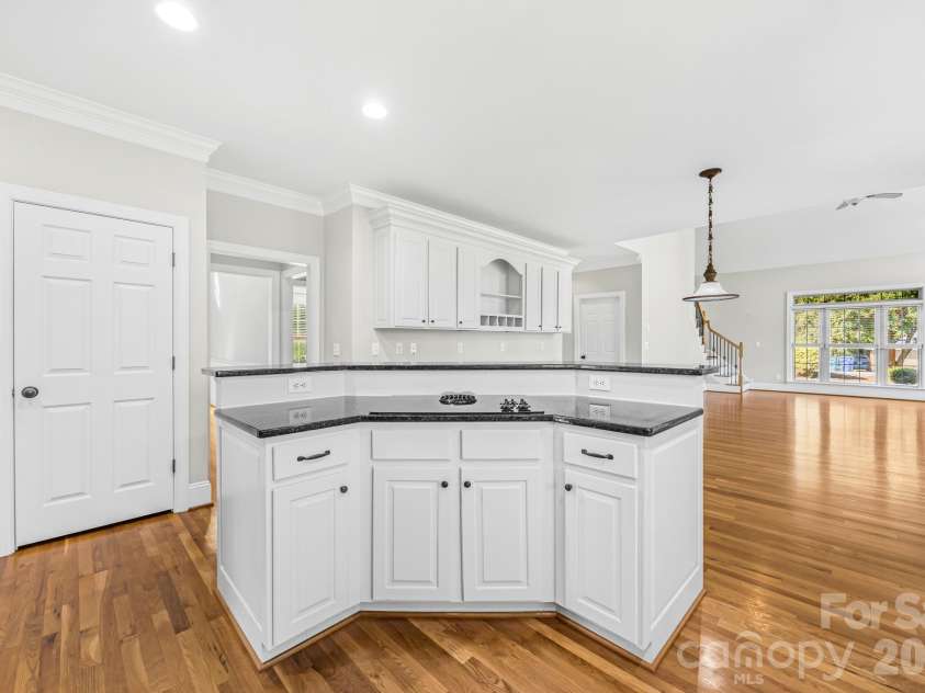 105 Mandarin Drive, Mooresville, NC 28117.  MLS# CAR4400067, YatesRealty ID 37753. Kitchen