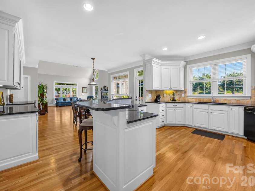 105 Mandarin Drive, Mooresville, NC 28117.  MLS# CAR4400067, YatesRealty ID 37753. Kitchen View