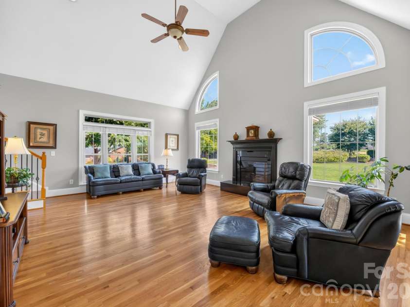 105 Mandarin Drive, Mooresville, NC 28117.  MLS# CAR4400067, YatesRealty ID 37753. Large windows for natural light