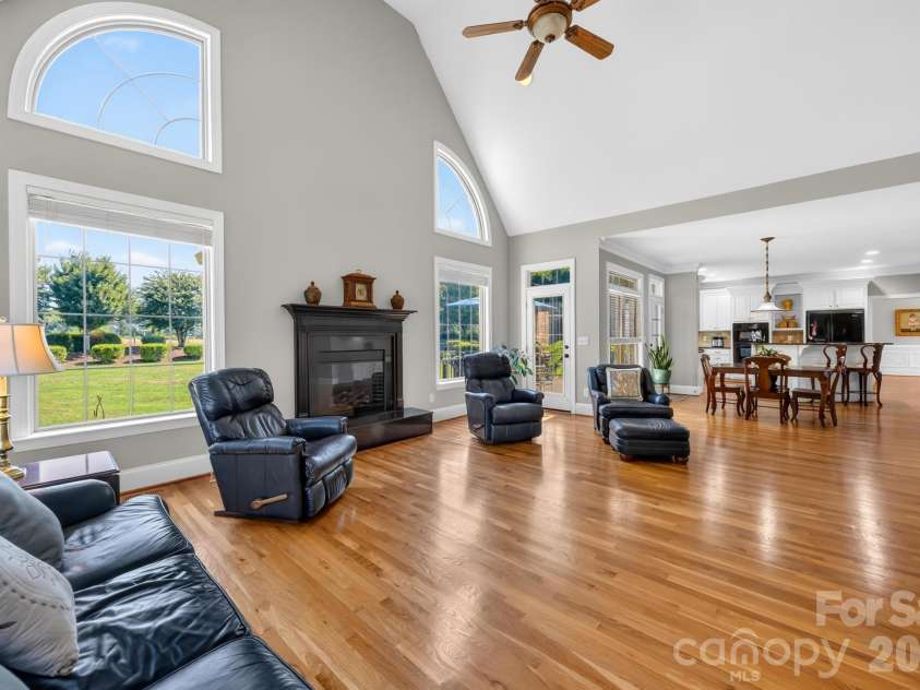 105 Mandarin Drive, Mooresville, NC 28117.  MLS# CAR4400067, YatesRealty ID 37753. Open and airy