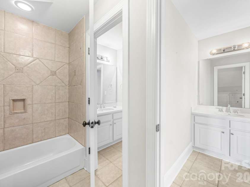 105 Mandarin Drive, Mooresville, NC 28117.  MLS# CAR4400067, YatesRealty ID 37753. Secondary Bathroom with split vanities(see floor plan)