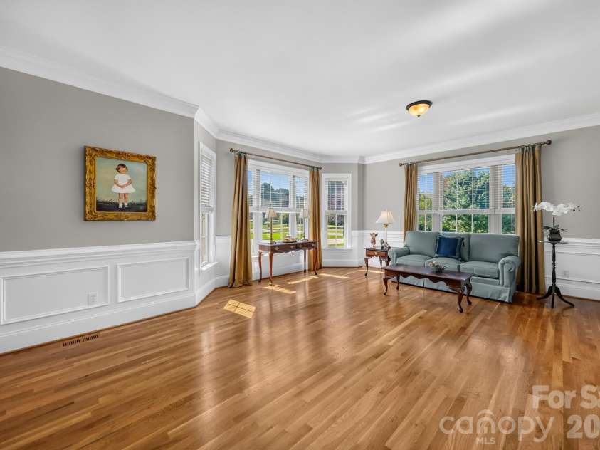 105 Mandarin Drive, Mooresville, NC 28117.  MLS# CAR4400067, YatesRealty ID 37753. Sitting Area