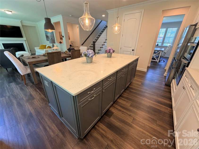 5070 Watersail Way, Lake Wylie, SC 29710.  MLS# CAR4402512, YatesRealty ID 37755. 