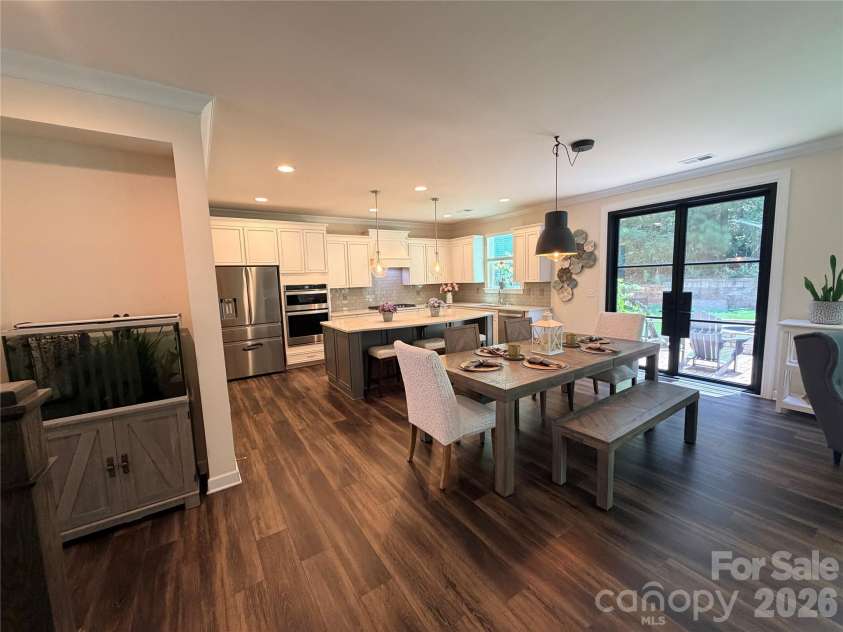 5070 Watersail Way, Lake Wylie, SC 29710.  MLS# CAR4402512, YatesRealty ID 37755. 