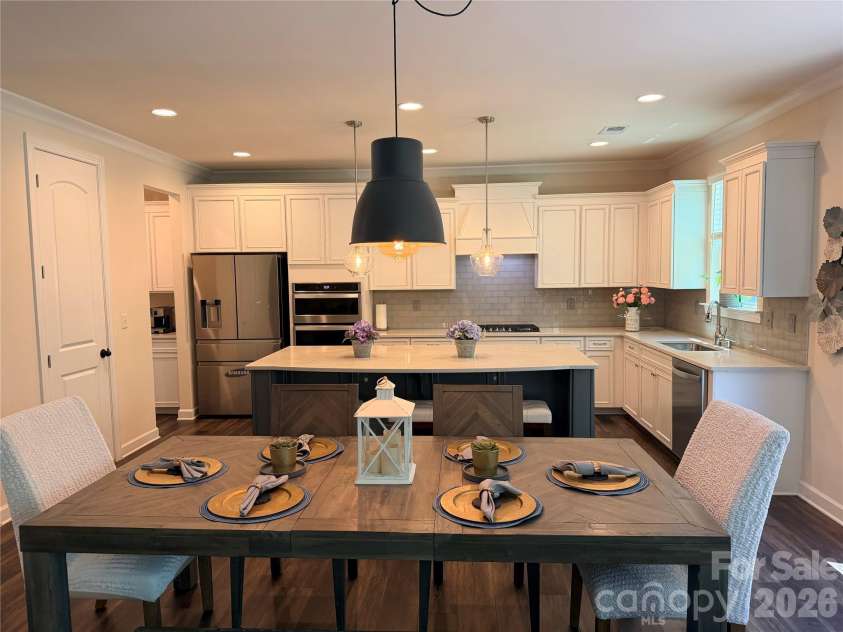 5070 Watersail Way, Lake Wylie, SC 29710.  MLS# CAR4402512, YatesRealty ID 37755. 