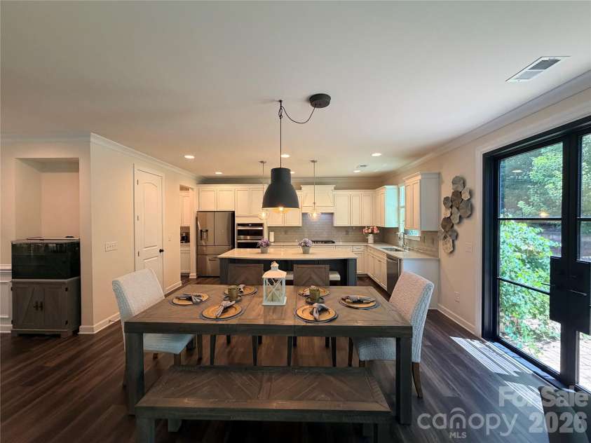 5070 Watersail Way, Lake Wylie, SC 29710.  MLS# CAR4402512, YatesRealty ID 37755. 