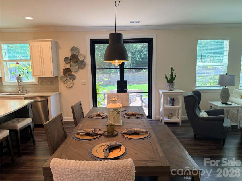 5070 Watersail Way, Lake Wylie, SC 29710.  MLS# CAR4402512, YatesRealty ID 37755. 