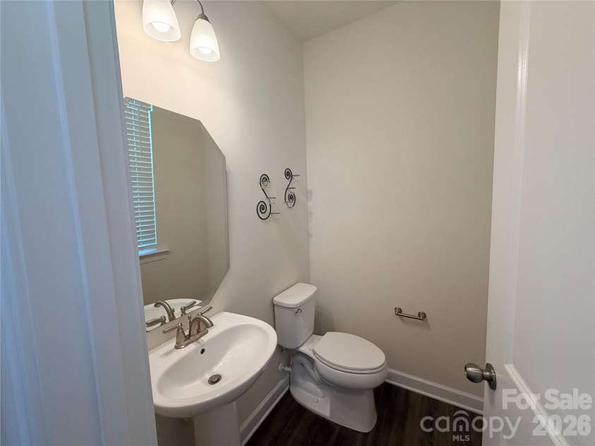 5070 Watersail Way, Lake Wylie, SC 29710.  MLS# CAR4402512, YatesRealty ID 37755. 