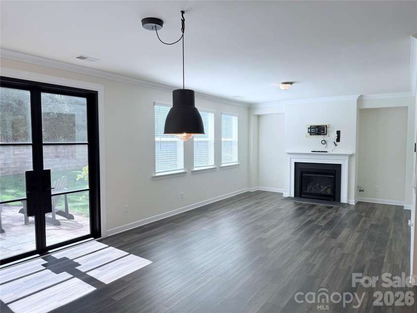 5070 Watersail Way, Lake Wylie, SC 29710.  MLS# CAR4402512, YatesRealty ID 37755. 