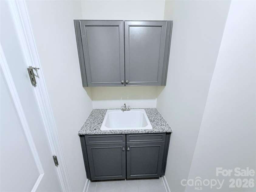 5070 Watersail Way, Lake Wylie, SC 29710.  MLS# CAR4402512, YatesRealty ID 37755. Laundry