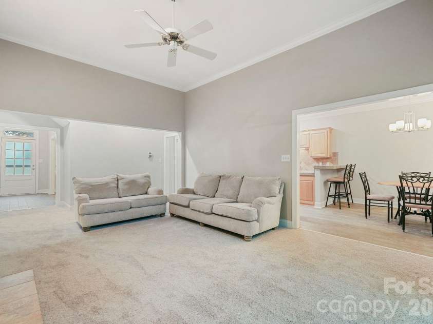 4437 Shannamara Drive, Matthews, NC 28104.  MLS# CAR4402636, YatesRealty ID 37756. 