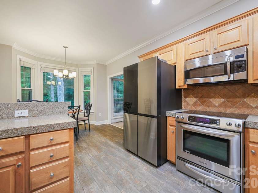 4437 Shannamara Drive, Matthews, NC 28104.  MLS# CAR4402636, YatesRealty ID 37756. 