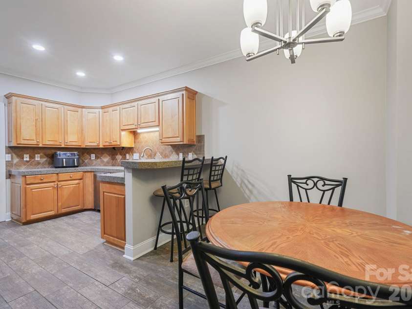 4437 Shannamara Drive, Matthews, NC 28104.  MLS# CAR4402636, YatesRealty ID 37756. 