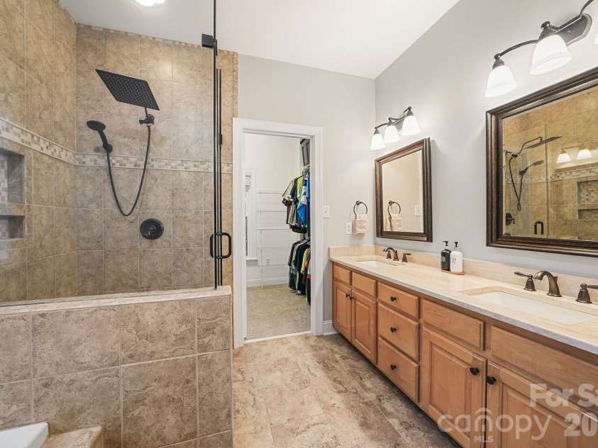 4437 Shannamara Drive, Matthews, NC 28104.  MLS# CAR4402636, YatesRealty ID 37756. 