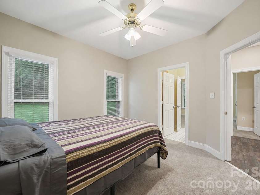 4437 Shannamara Drive, Matthews, NC 28104.  MLS# CAR4402636, YatesRealty ID 37756. 