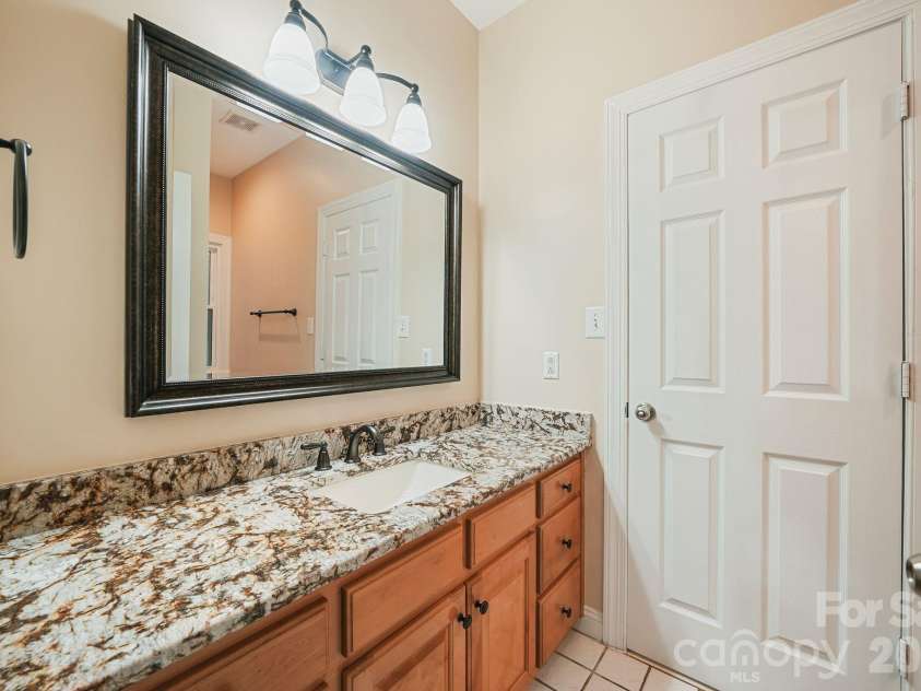 4437 Shannamara Drive, Matthews, NC 28104.  MLS# CAR4402636, YatesRealty ID 37756. 