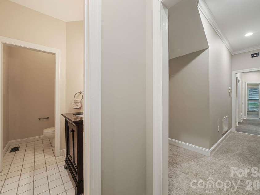 4437 Shannamara Drive, Matthews, NC 28104.  MLS# CAR4402636, YatesRealty ID 37756. 