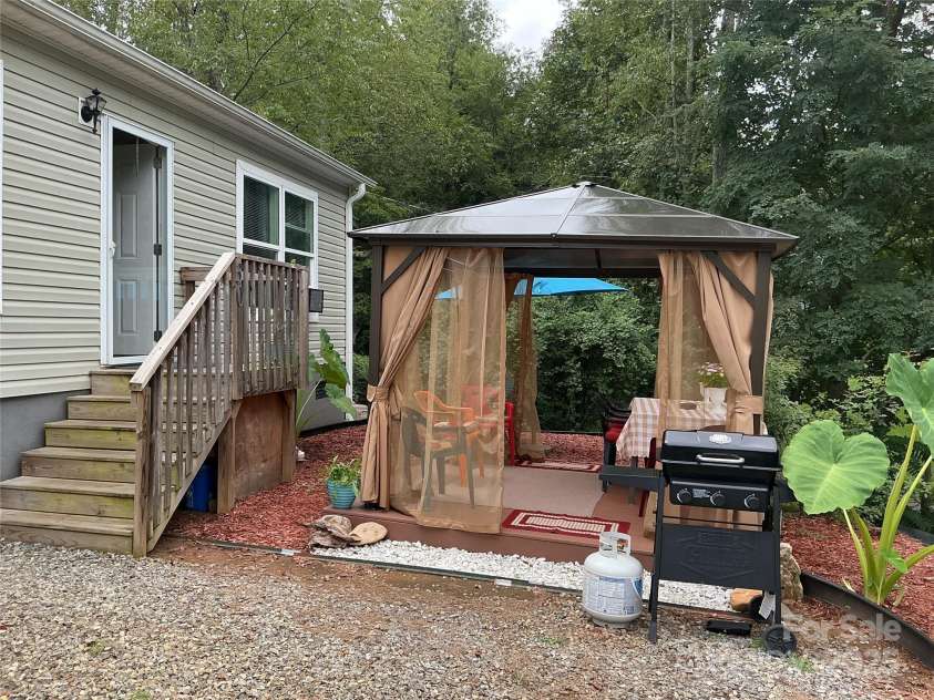 30 and 32 Skyland Circle, Asheville, NC 28804.  MLS# CAR4313510, YatesRealty ID 3776. 