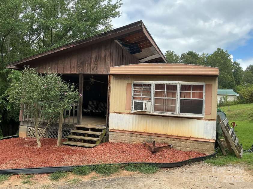 30 and 32 Skyland Circle, Asheville, NC 28804.  MLS# CAR4313510, YatesRealty ID 3776. 