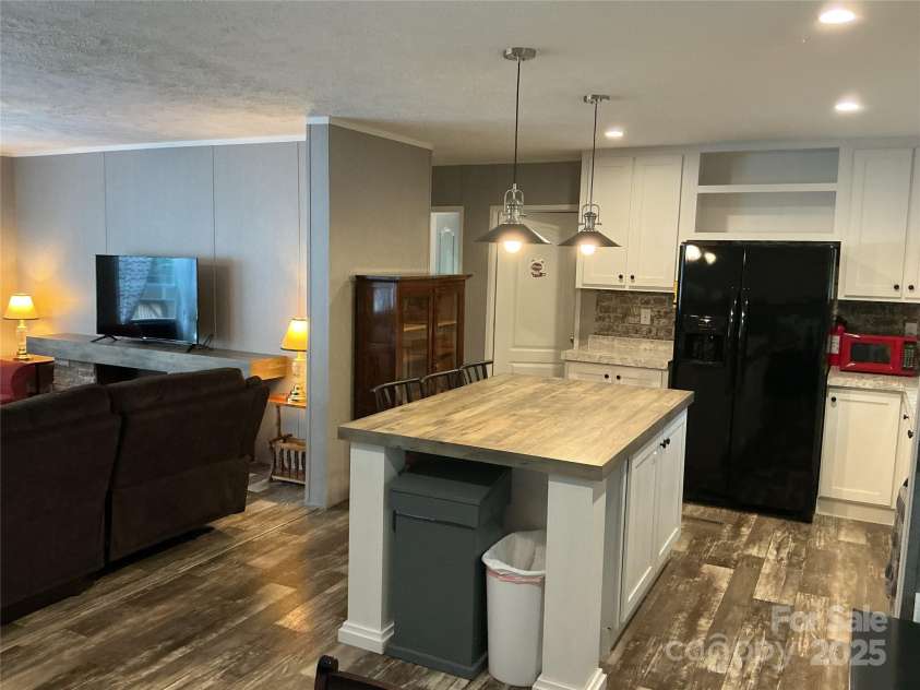 30 and 32 Skyland Circle, Asheville, NC 28804.  MLS# CAR4313510, YatesRealty ID 3776. 