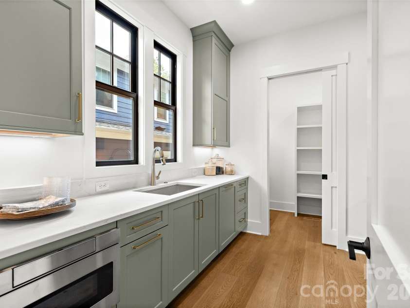 3035 Florida Avenue, Charlotte, NC 28205.  MLS# CAR4396817, YatesRealty ID 37761. 