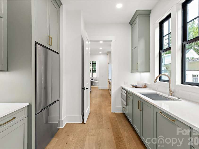 3035 Florida Avenue, Charlotte, NC 28205.  MLS# CAR4396817, YatesRealty ID 37761. 