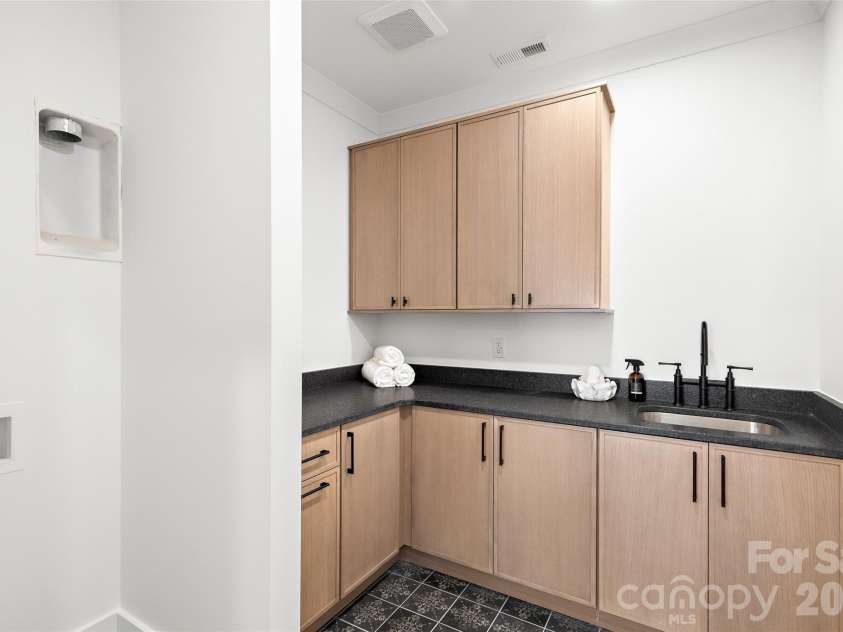 3035 Florida Avenue, Charlotte, NC 28205.  MLS# CAR4396817, YatesRealty ID 37761. 