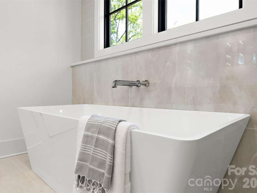 3035 Florida Avenue, Charlotte, NC 28205.  MLS# CAR4396817, YatesRealty ID 37761. 