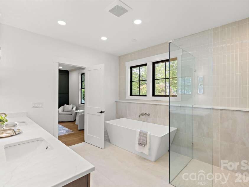 3035 Florida Avenue, Charlotte, NC 28205.  MLS# CAR4396817, YatesRealty ID 37761. 
