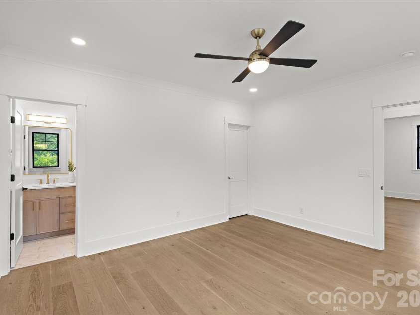 3035 Florida Avenue, Charlotte, NC 28205.  MLS# CAR4396817, YatesRealty ID 37761. 
