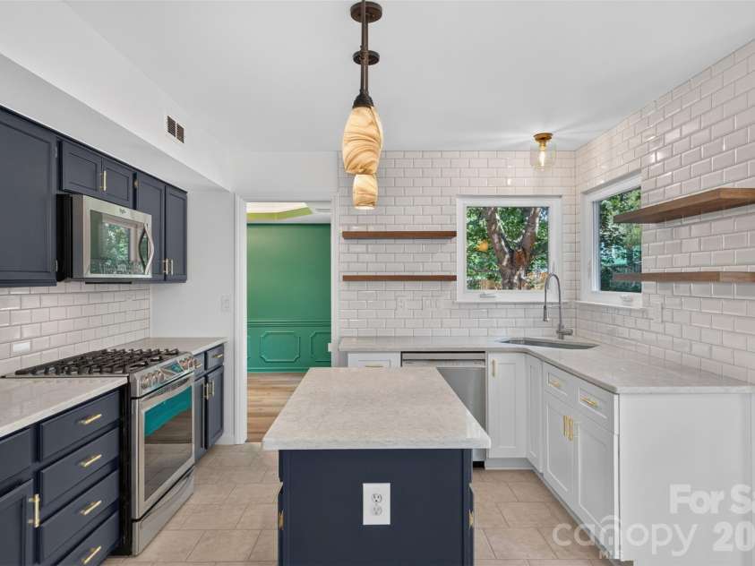 6815 Oldecastle Court, Charlotte, NC 28277.  MLS# CAR4403085, YatesRealty ID 37762. 