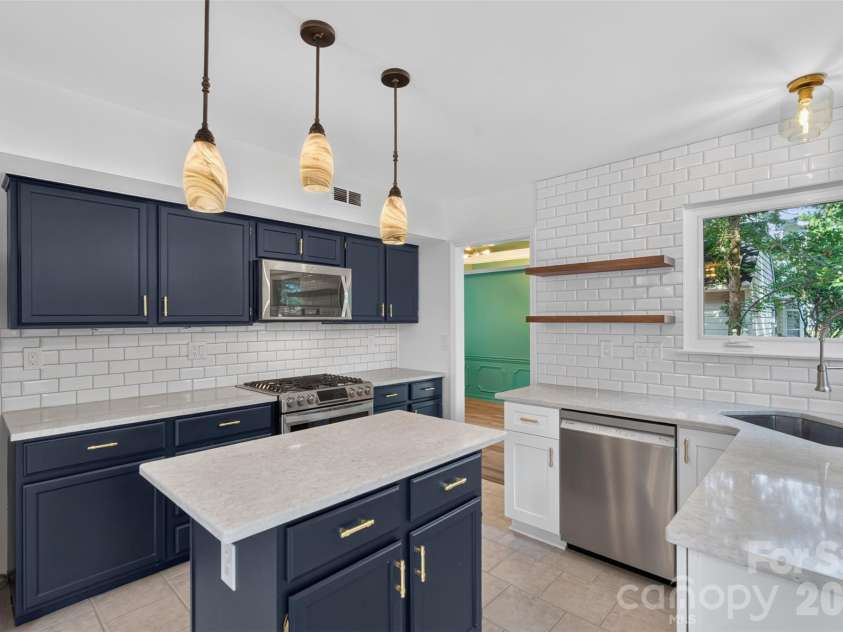 6815 Oldecastle Court, Charlotte, NC 28277.  MLS# CAR4403085, YatesRealty ID 37762. 