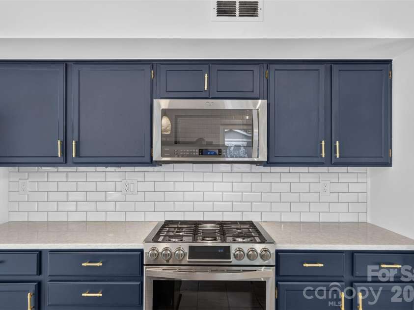 6815 Oldecastle Court, Charlotte, NC 28277.  MLS# CAR4403085, YatesRealty ID 37762. 