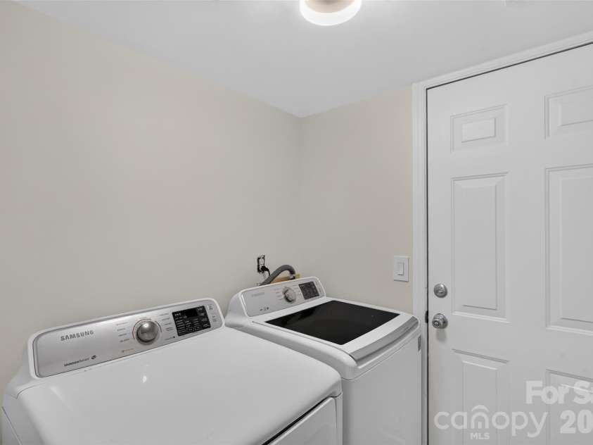6815 Oldecastle Court, Charlotte, NC 28277.  MLS# CAR4403085, YatesRealty ID 37762. 
