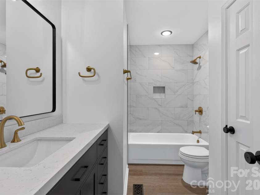 6815 Oldecastle Court, Charlotte, NC 28277.  MLS# CAR4403085, YatesRealty ID 37762. 