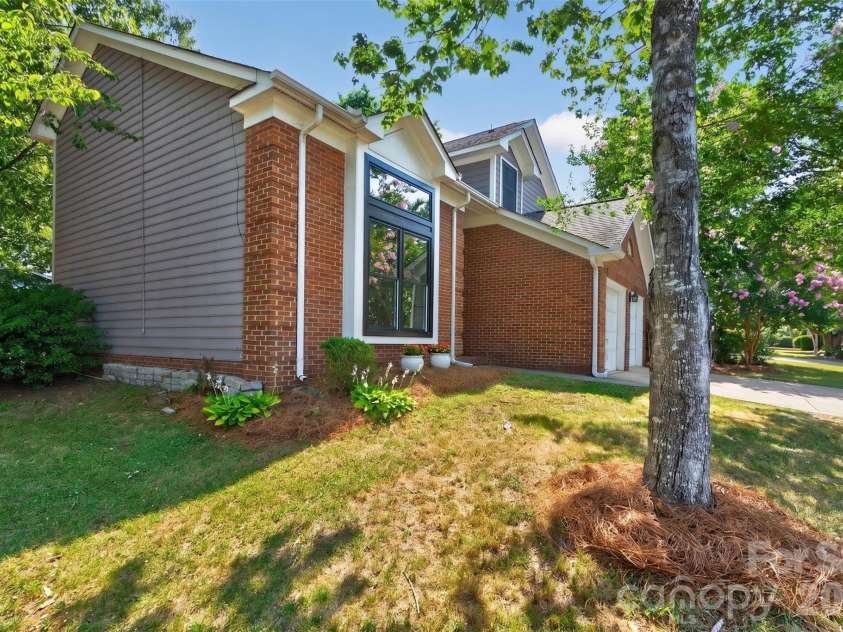 6815 Oldecastle Court, Charlotte, NC 28277.  MLS# CAR4403085, YatesRealty ID 37762. 