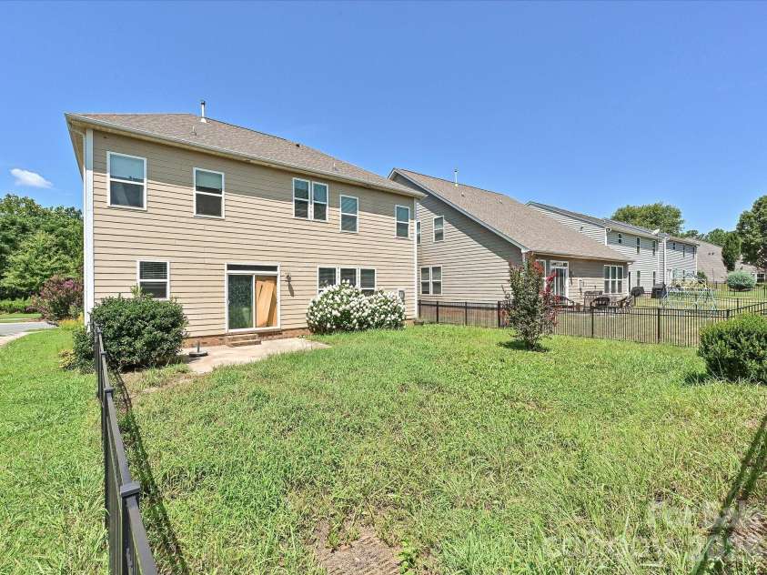 2019 Silverwood Drive, Waxhaw, NC 28173.  MLS# CAR4404290, YatesRealty ID 37763. Backyard